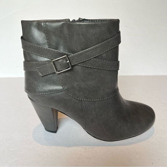Madden Girl Women's Heeled Ankle Boots Gray Size 9W Plaazaw - Picture 4 of 8